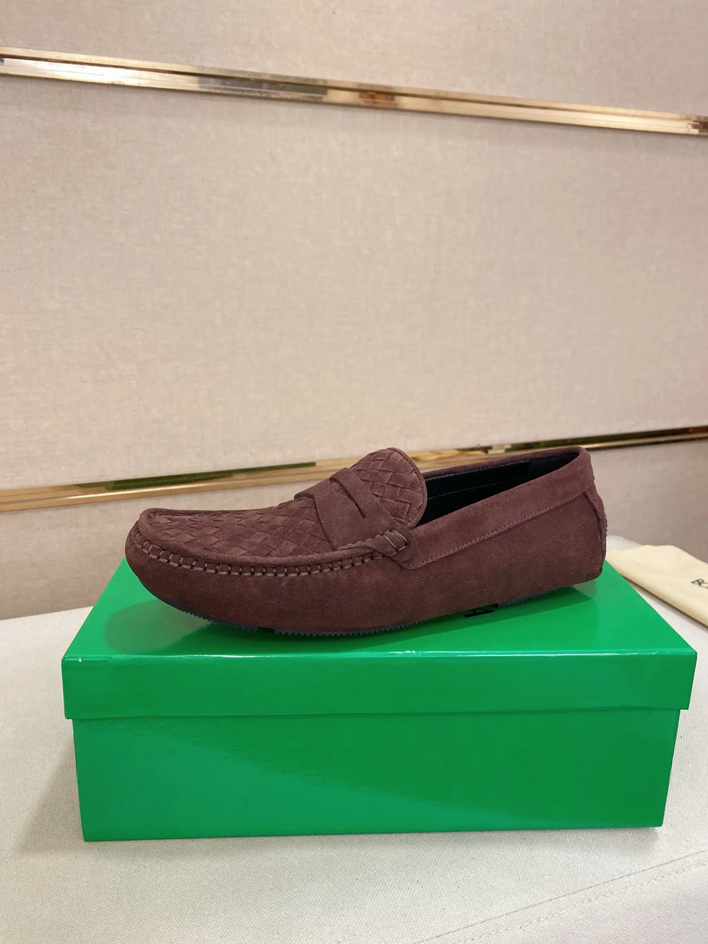 Men's shoes 💰 400💰 (Niu Li + Niu Pad) [BV] latest hot style‼ ️Casual men's shoes, uppers imported deer pattern first-layer cowhide ➕Full imported cowhide lining✔️Exquisite workmanship, excellent foot feel, special rubber soles✔️, cool and fashionable, the latest fashion, fashionable outsole, hurry up. Code number: 38-44 (can be customized to 37.45, non-refundable)